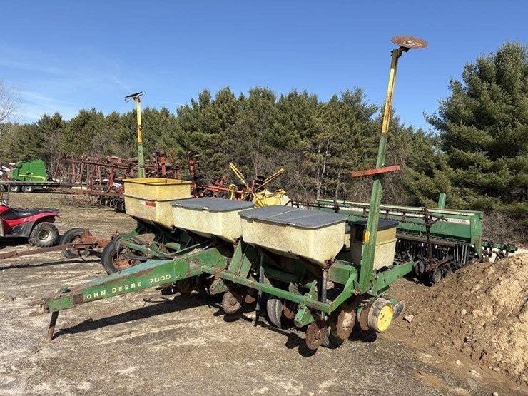 john-deere-7000-image-1
