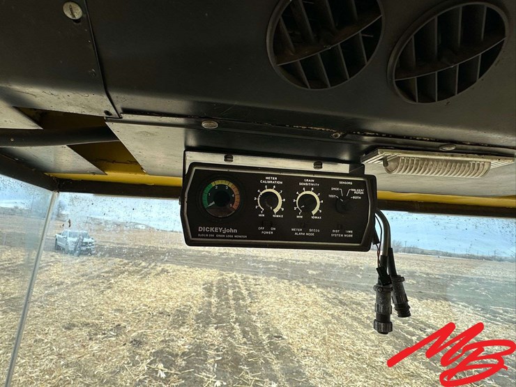 new-holland-70-image-43