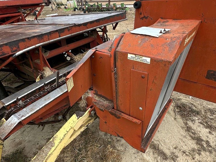 new-holland-1048-image-27