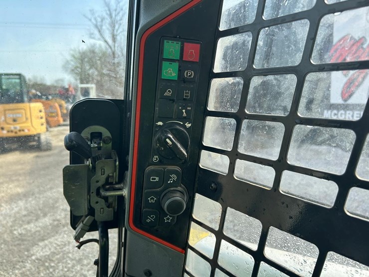 2020-bobcat-t76-image-21