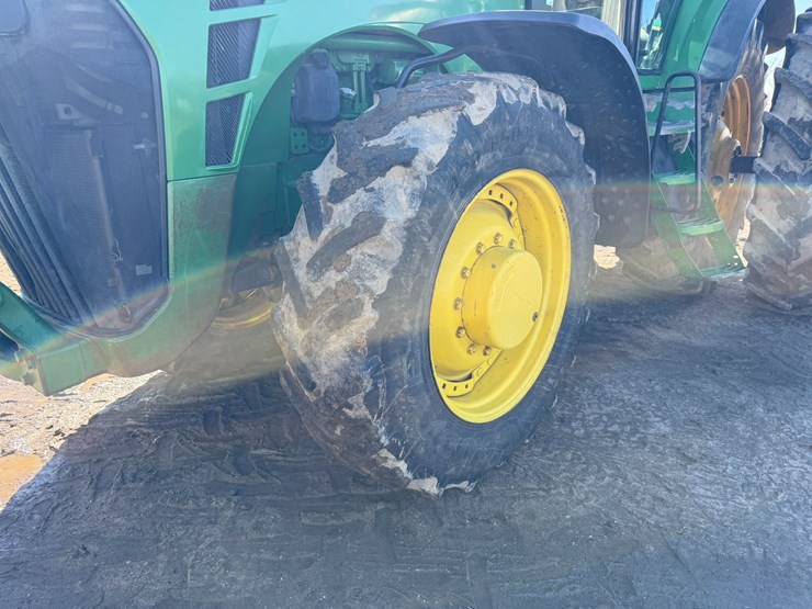 2007-john-deere-8230-image-11