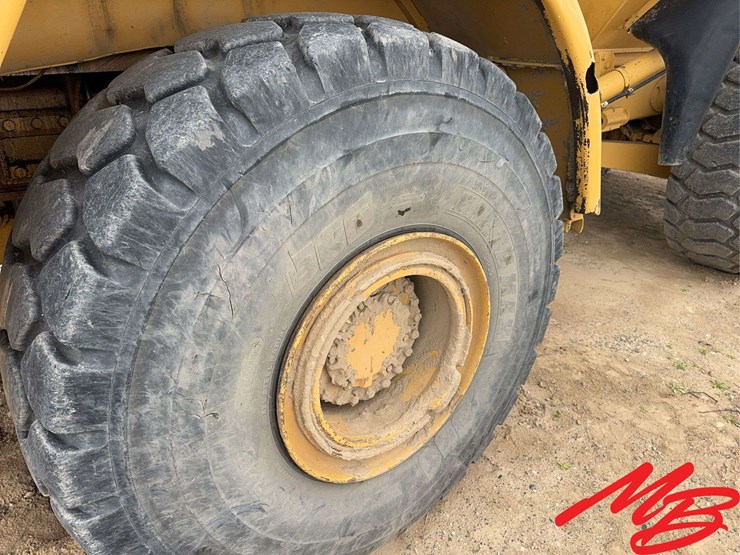 caterpillar-740-image-16