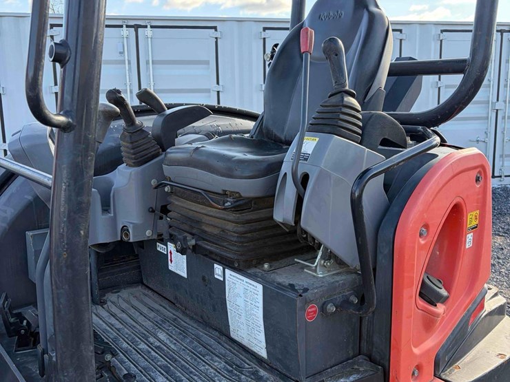 2018-kubota-kx040-image-13