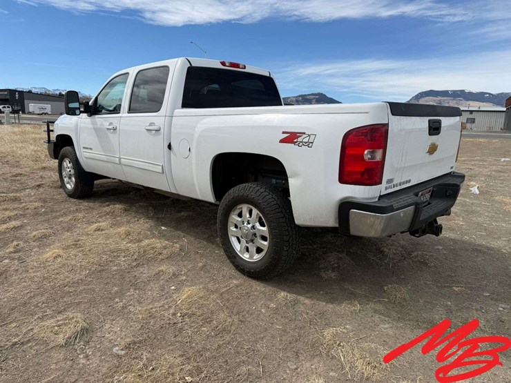 2014-chevrolet-silverado-2500-image-7