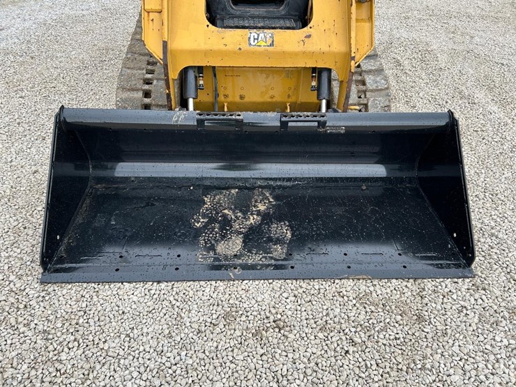 2015-caterpillar-259d-image-9
