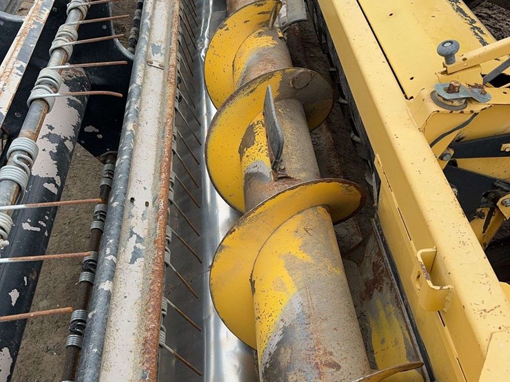 new-holland-h8040-image-25