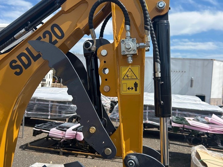 2025-sdlanch-sdle20-mini-excavator-image-13