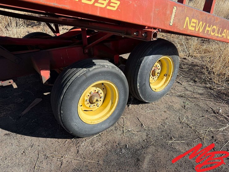 new-holland-1033-image-15