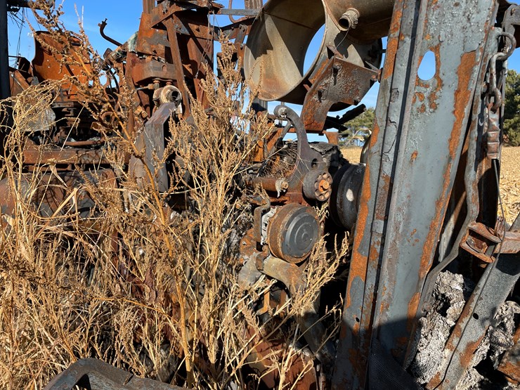 new-holland-t8030-image-28