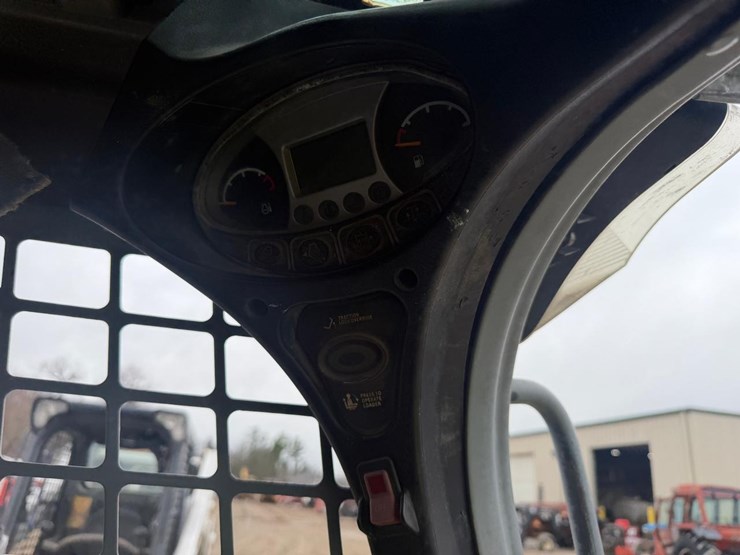 2016-bobcat-t450-image-21