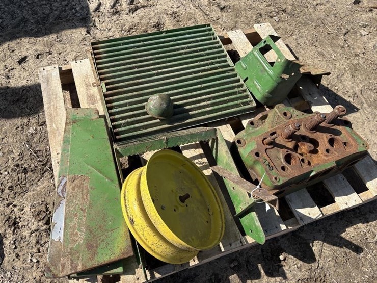 john-deere-720-image-1