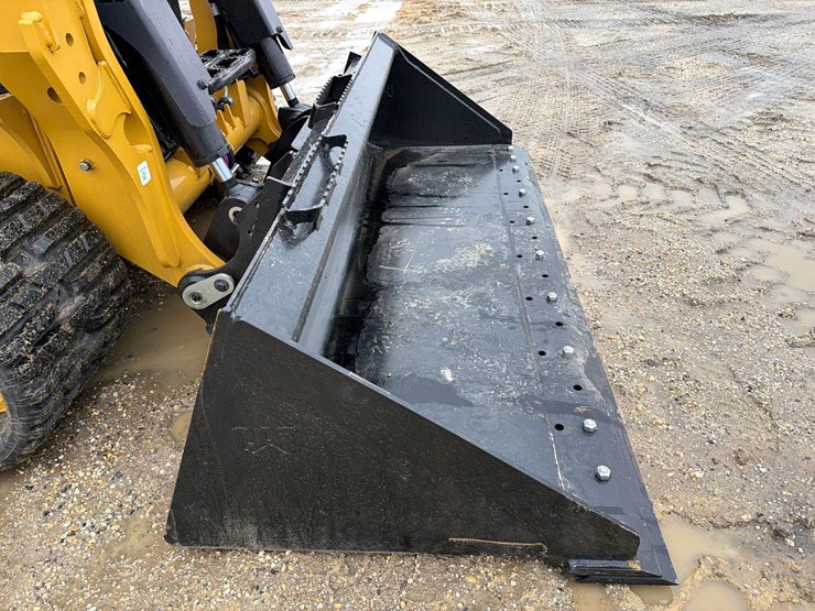 2025-caterpillar-255-image-13