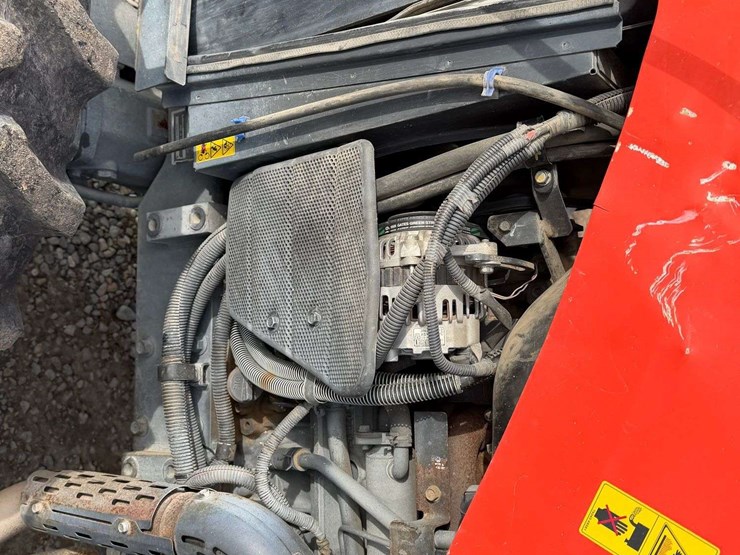 2016-kubota-m8540hd-image-24