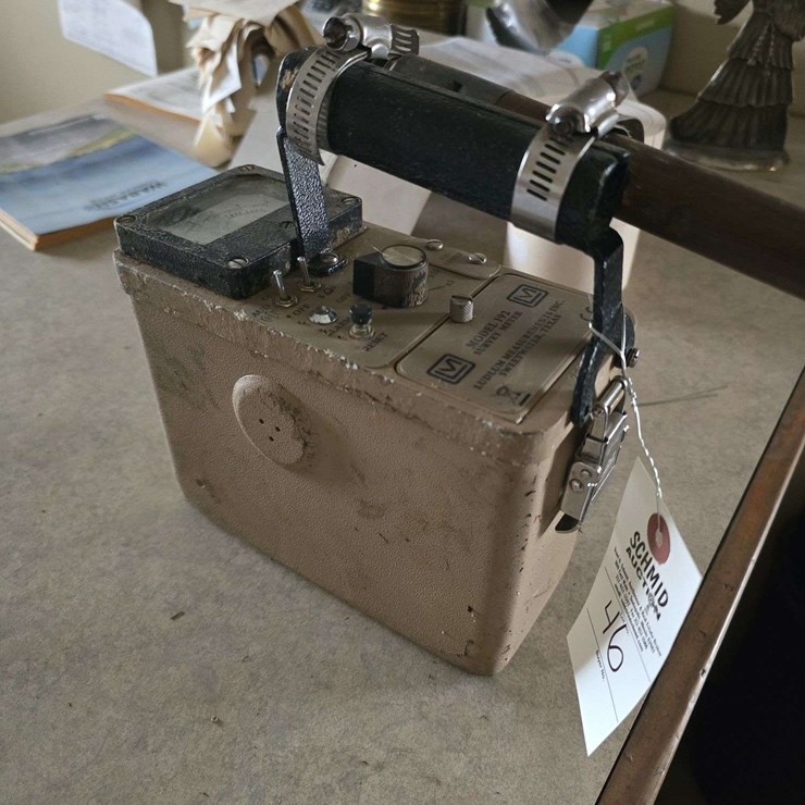 Micro-R Model 192 Survey Meter, Ludlum Measurements Inc. Handheld Lead Detector