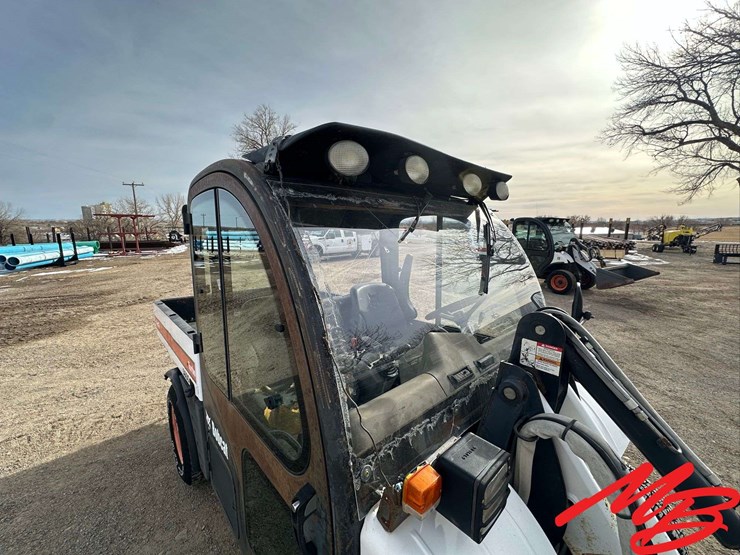 2005-bobcat-toolcat-5600-image-23