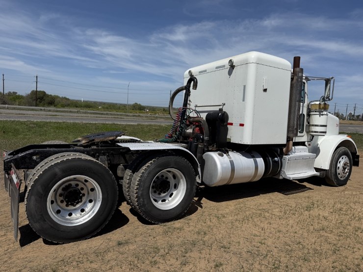 2013-peterbilt-367-image-6