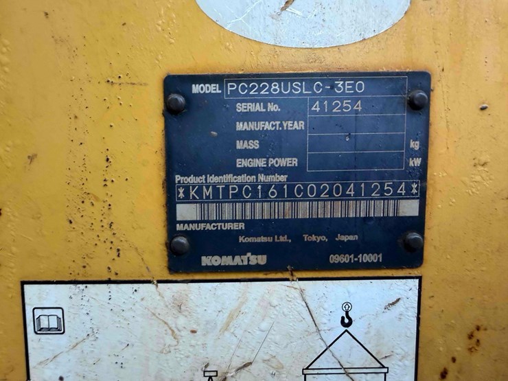 komatsu-pc228us-lc-image-16