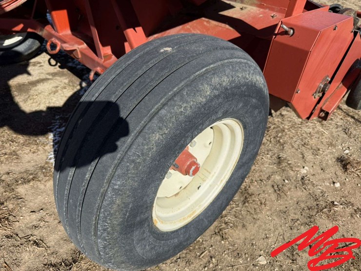 hesston-4570-image-17