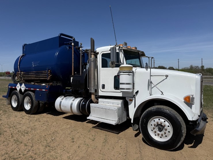 2013-peterbilt-367-image-3