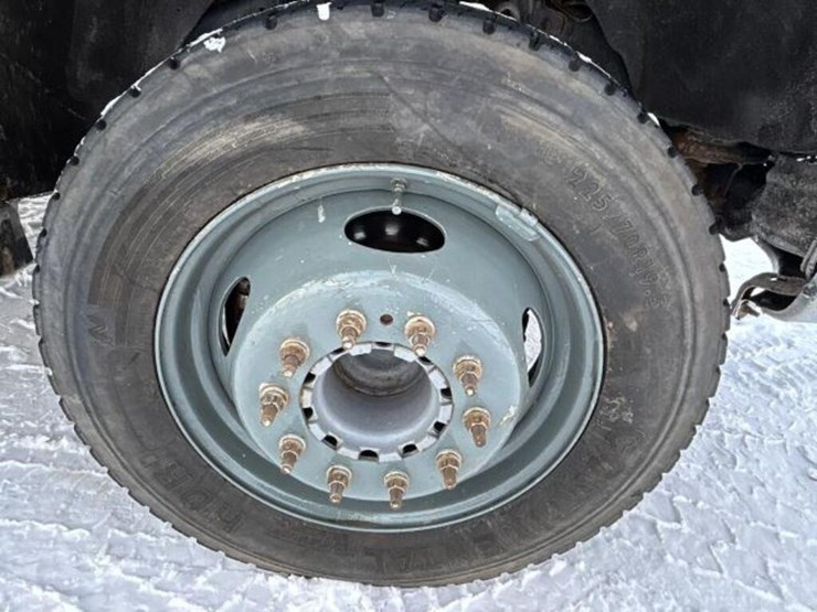 2015-ford-f550-xl-image-57