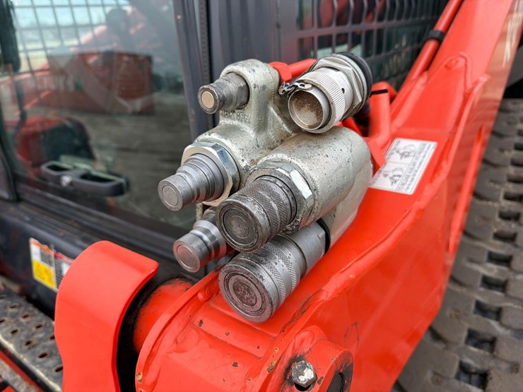 2024-kubota-svl97-2-image-13