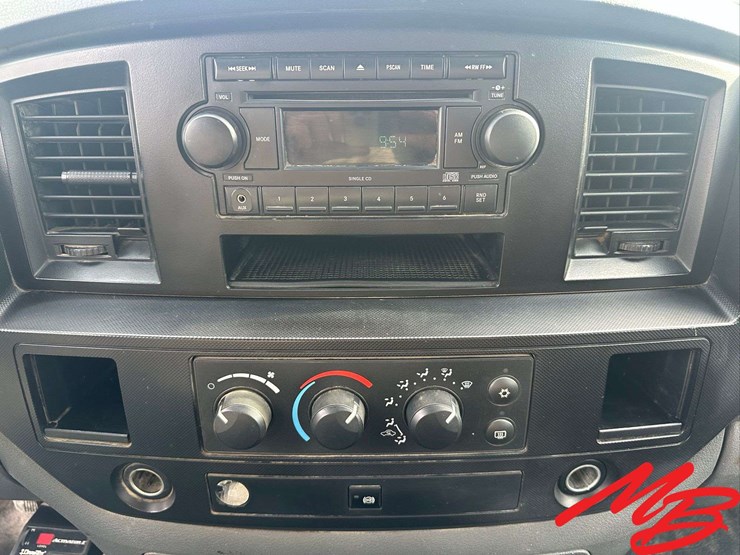 2010-dodge-ram-4500-image-25