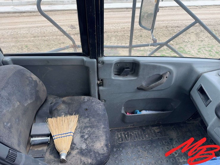 caterpillar-740-image-25