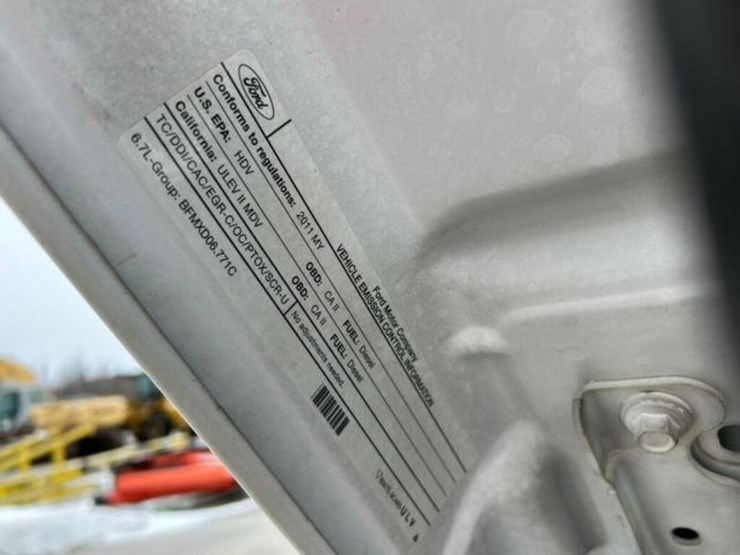 2011-ford-f350-image-34