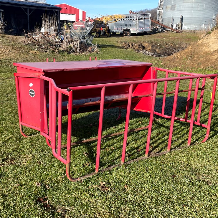 #6027 • Applegate Creep Feeder