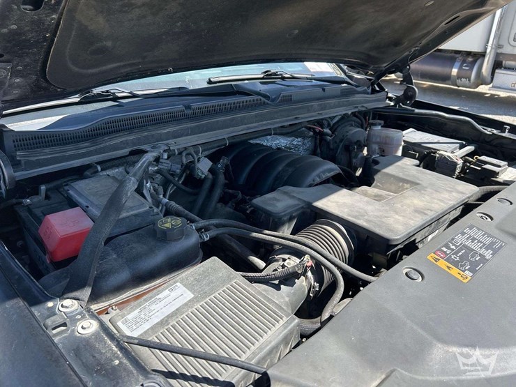 2017-chevrolet-tahoe-image-10