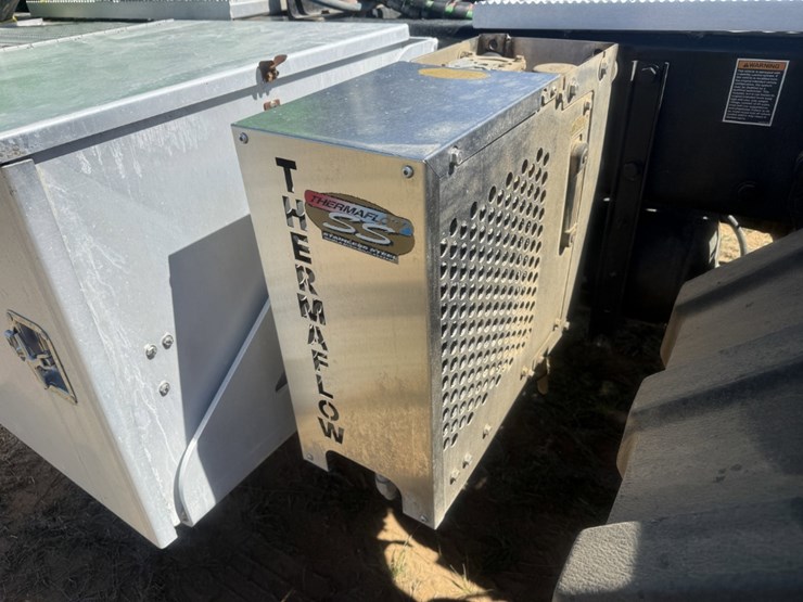 2019-peterbilt-567-image-8