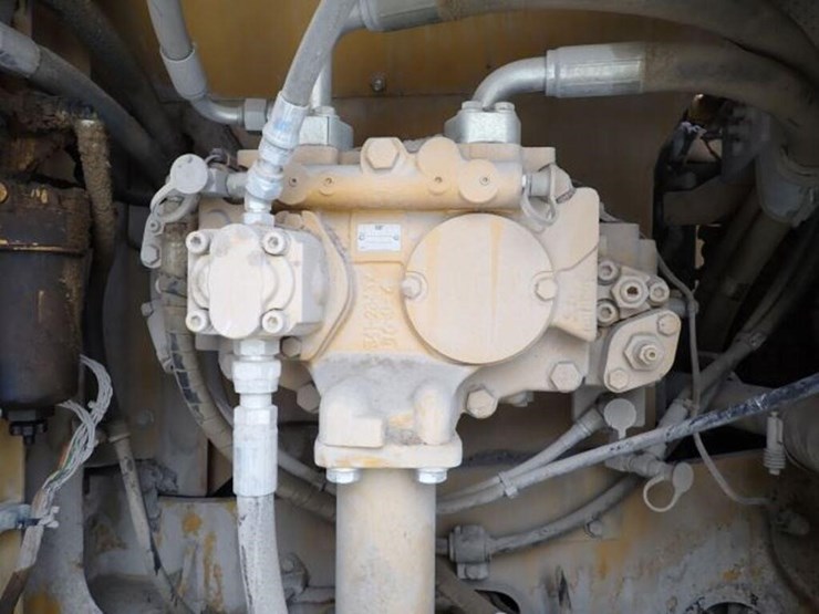 2017-caterpillar-320fl-image-33