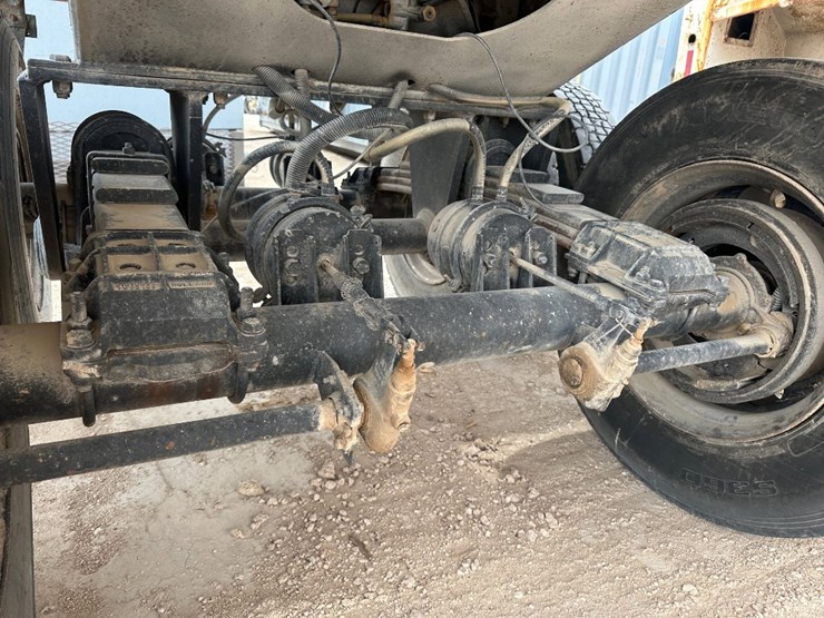 2014-axle-end-dump-image-5