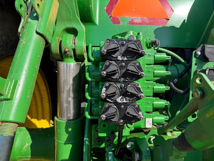 2008-john-deere-8130-image-11