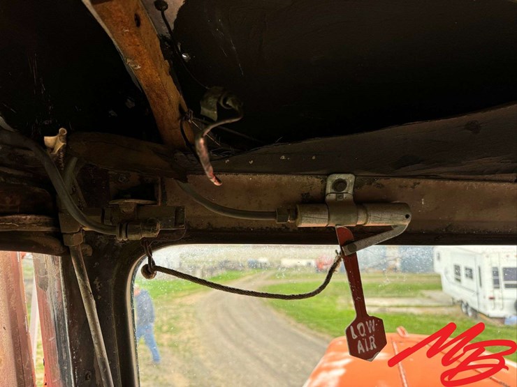 1964-peterbilt-351-image-17