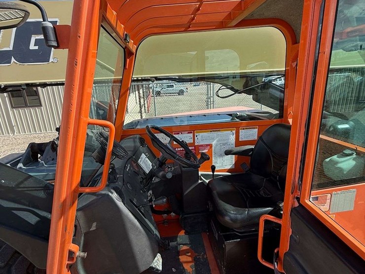 2008-jlg-g9-43a-image-17