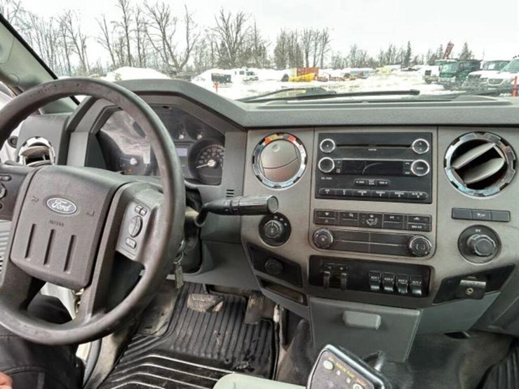 2011-ford-f350-image-19