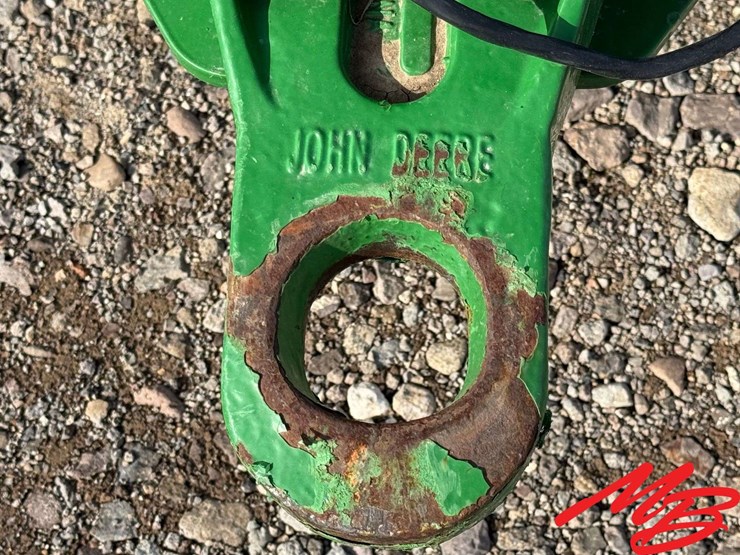 john-deere-2310-image-16