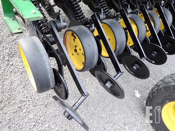 john-deere-750-image-9