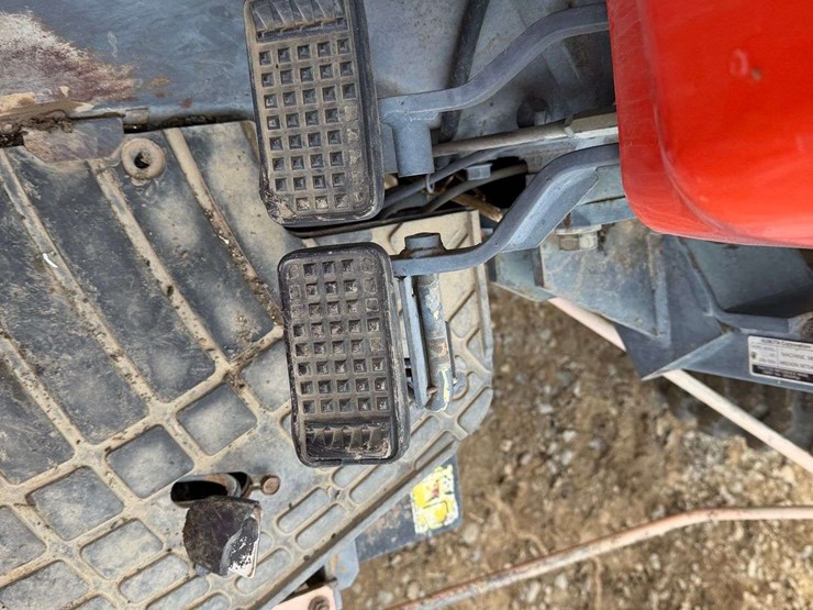 2014-kubota-m8540n-image-29