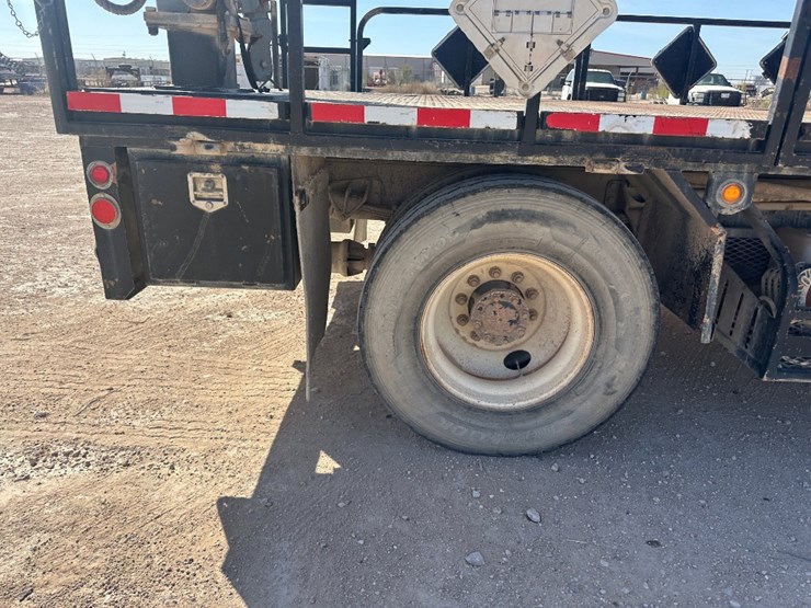 2011-ford-f750-image-5