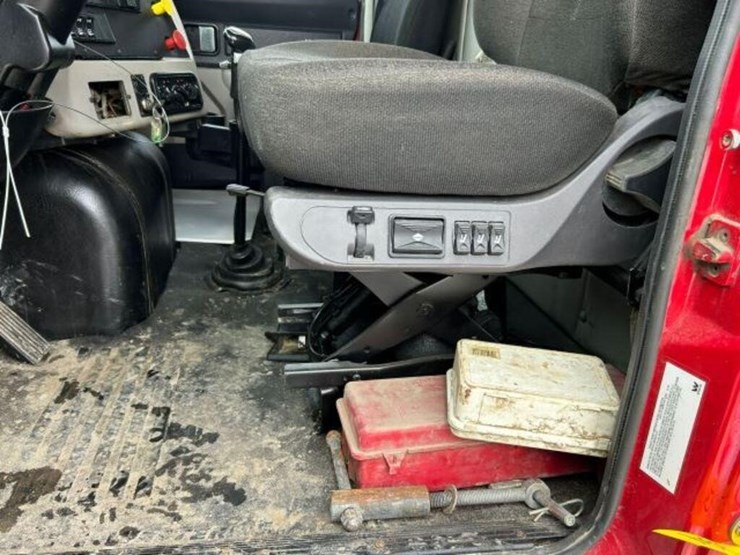 2017-western-star-4700-image-24