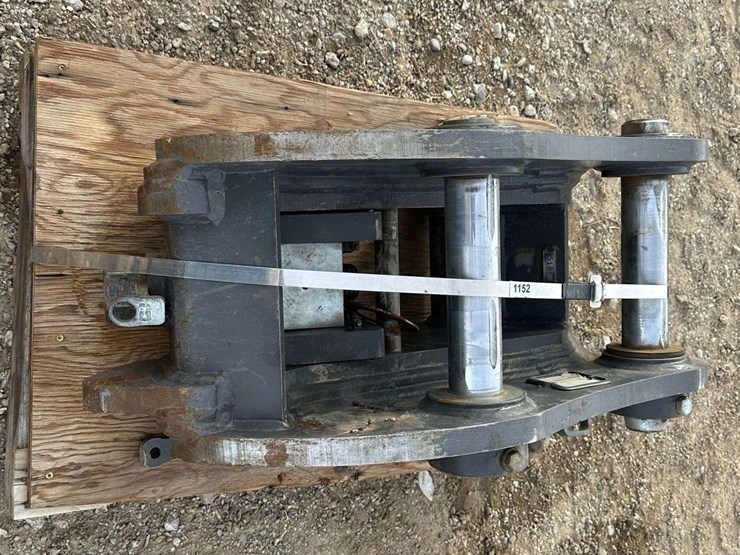 2019-case-cx130c-image-4