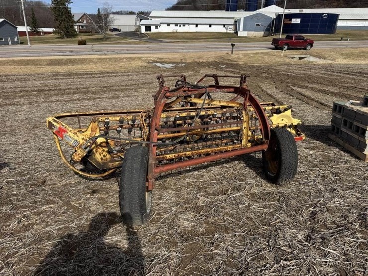 new-holland-258-image-5