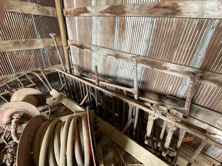 #6067-•-free-stall-stanchion-image-1