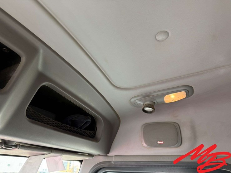 2013-peterbilt-388-image-50