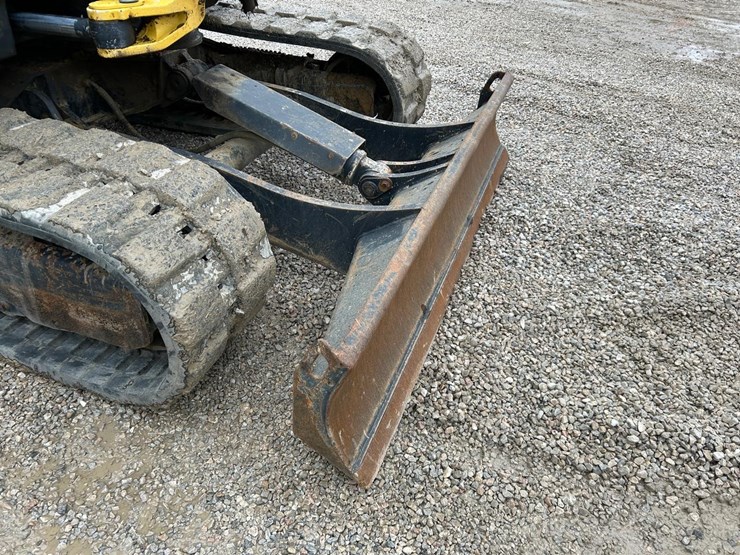 2017-yanmar-sv100-image-9