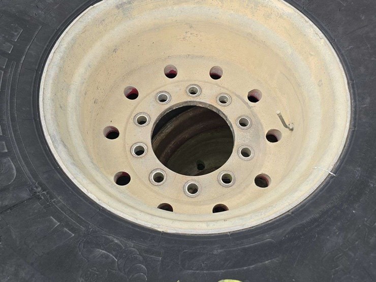 8-445/65r22.5-tires-on-aluminum-rims;-some-are-off-the-bead-and-dry-cracked-image-2