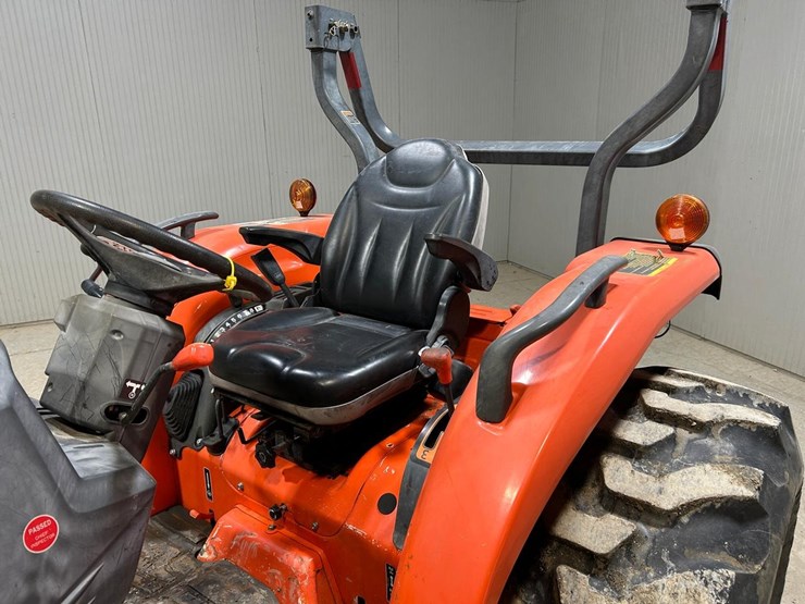 kubota-la724-image-18