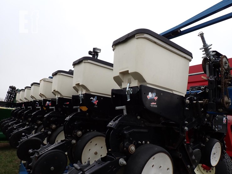 2012-kinze-3500-image-5